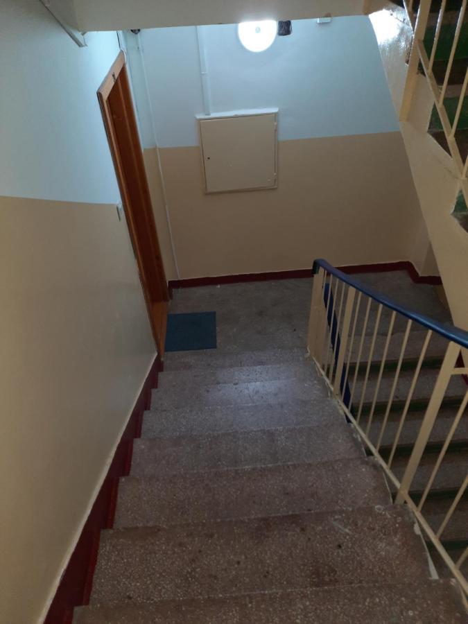 Apt 2 Non Party And Free Wifii *